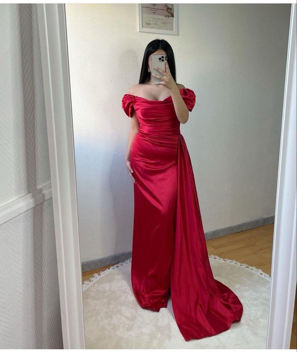 Elegant Evening Dress – Off-Shoulder Gown with Puffy Sleeves for Special Occasion